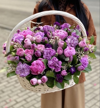 Корзина в сиреневых оттенках